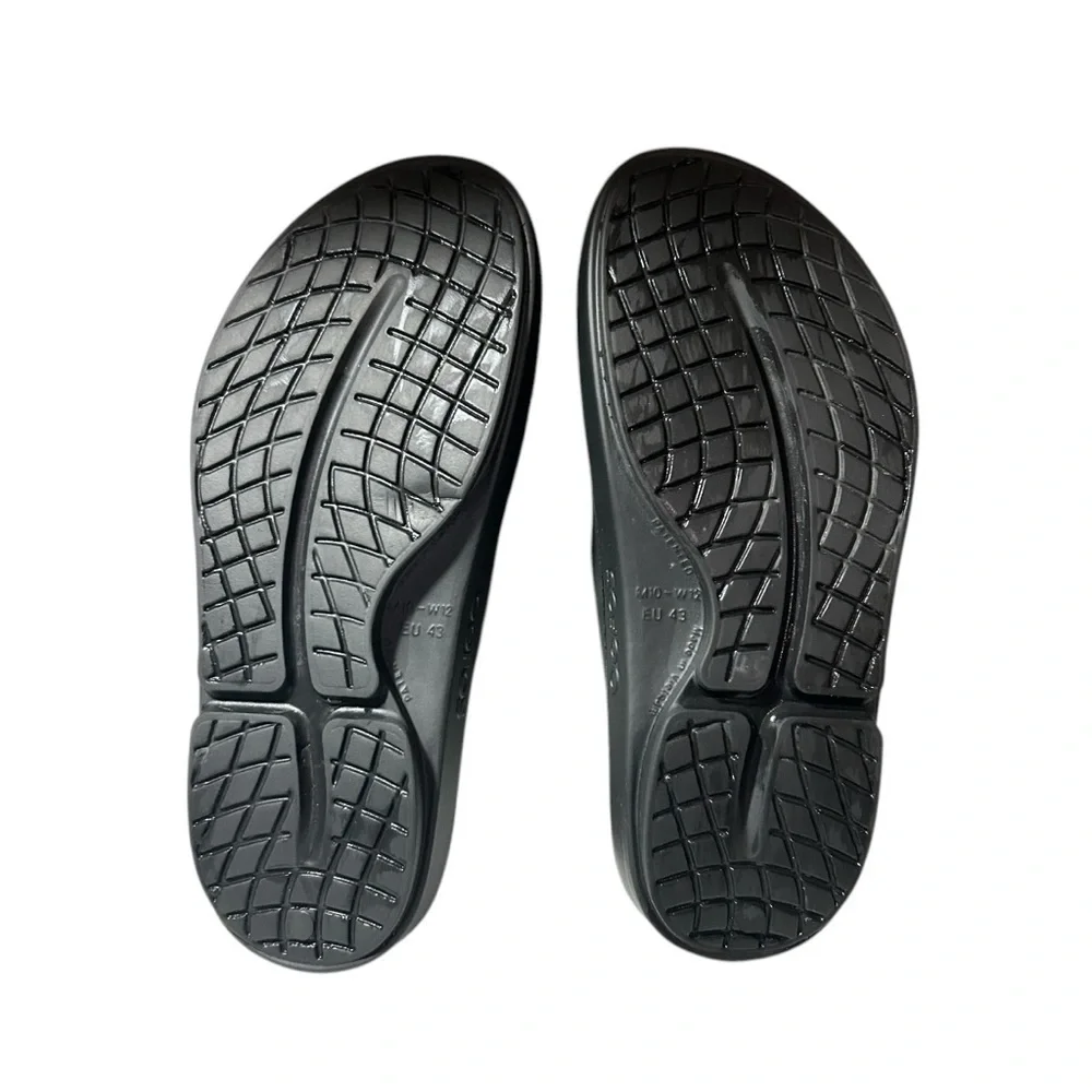 OOFOS OOahh Black Slide Unisex Sandals M-10 W-12 Euro 43 Sport Recovery.